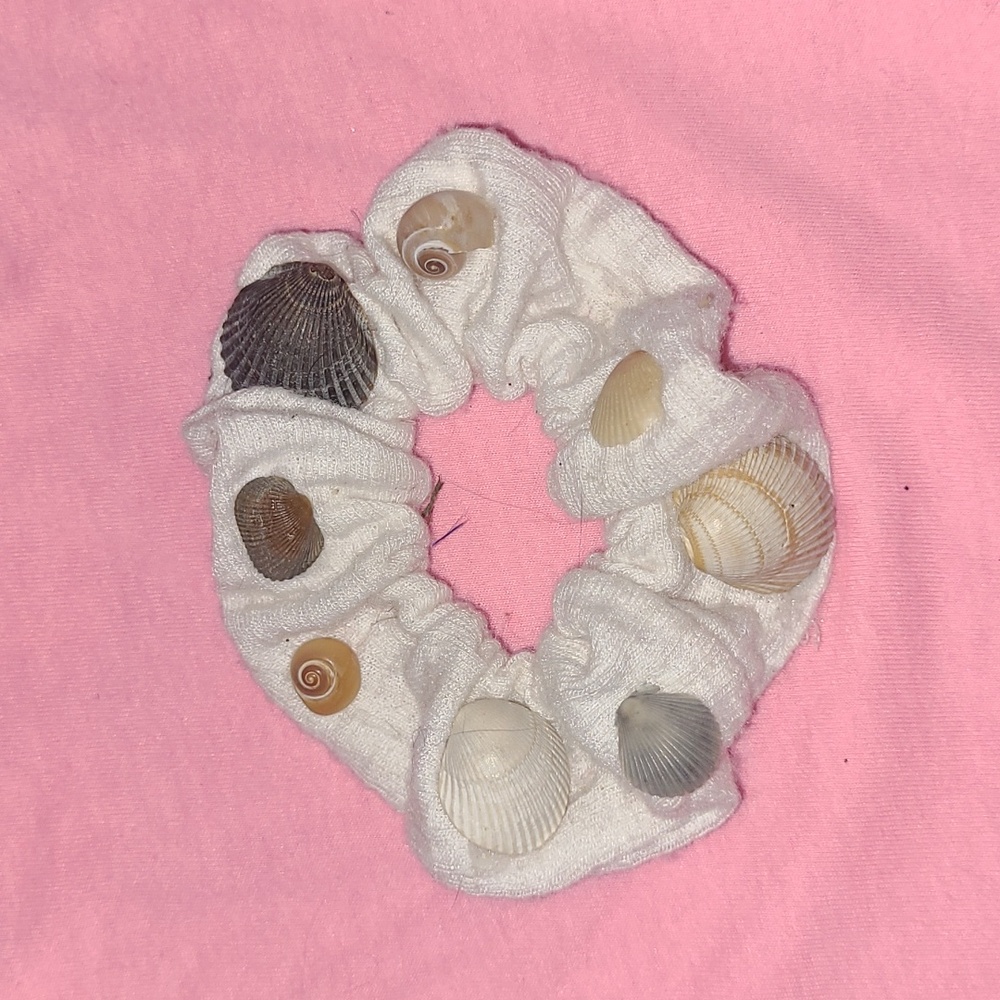 Shell hair scrunchie